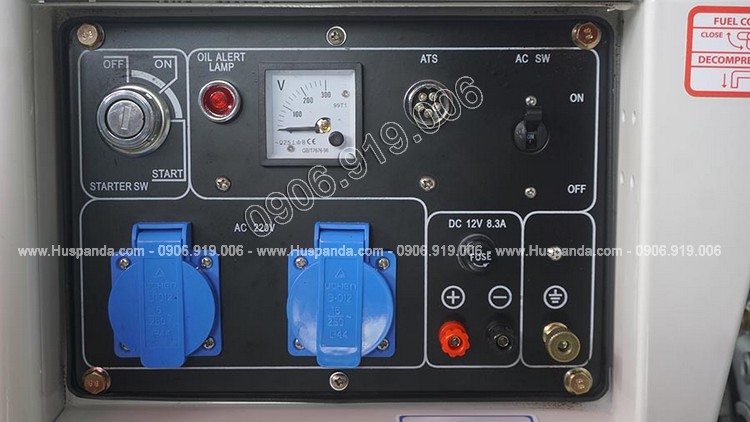 Bảng điều khiển của máy phát điện Huspanda HD6500